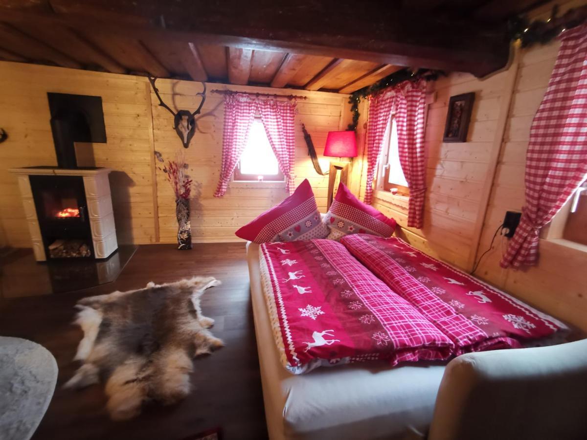 Waldhuette Glueck Auf Vila Notsch bei Bleiberg Exterior foto