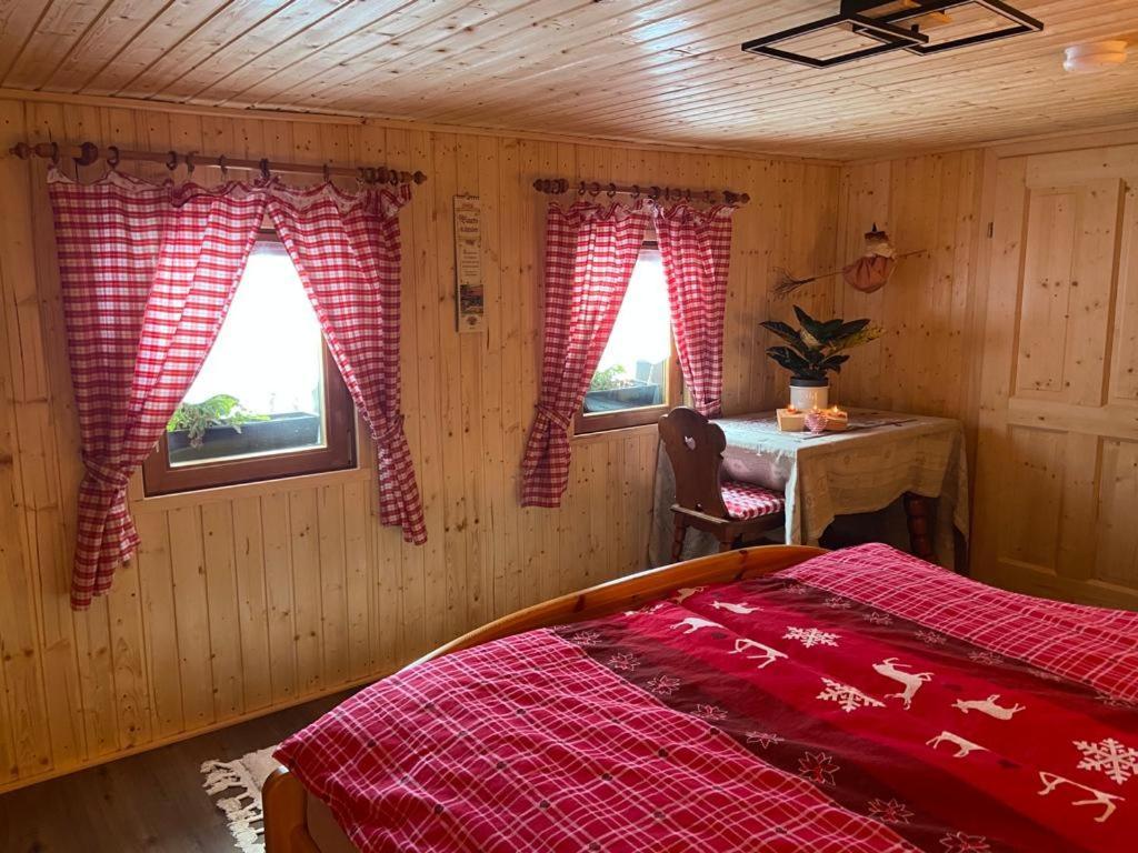 Waldhuette Glueck Auf Vila Notsch bei Bleiberg Exterior foto